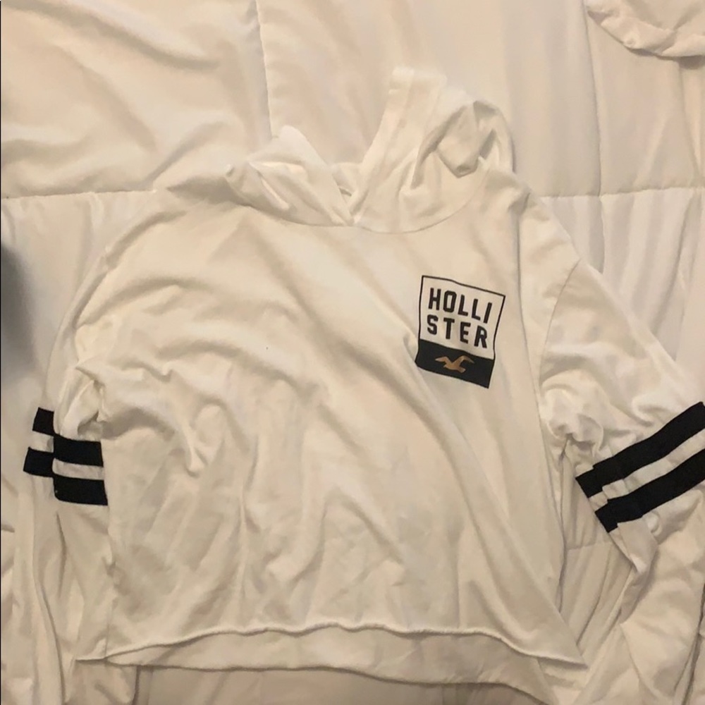 Hollister graphic tee crop top